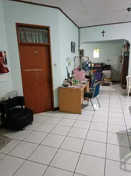 Rumah Lokasi Strategis di Taman Kopo Indah 2