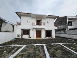 Dijual DIBAWAH NJOP Rumah/kosan Lokasi PUSAT Kota Bandung