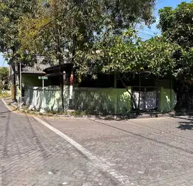 Rumah HOOK Strategis di Pondok Tjandra. Hitung Tanah Saja! SHM
