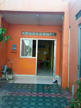 Dijual cepat dan murah rumah second di cluster taman royal 1 luas 90m2