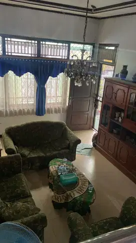 Rumah Lama Masih Terawat 2 Lantai di Jagakarsa, Lokasi Strategis