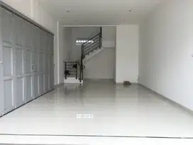 Taman Kopo Indah 1 Luxury RUKO 4 Lantai Disewa Bagus Siap Pakai