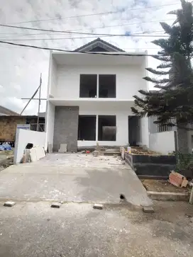 Rumah Deltamas Cikarang Cluster Catalonia 2 LT Rp. 1.25 M 3 KT 2 KM