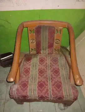 Bangku ruang tamu, negoin aja. Harga cocok angkut