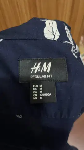 Kemeja H&M ukuran M