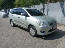 Kijang grand inova G manual Bensin 2011