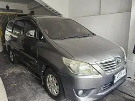Mobil Kijang Inova AT tipe G 2012 dark silver Diesel
