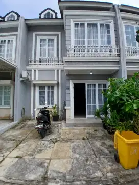 Jual Rumah 2 lantai Perum Britania Bekasi