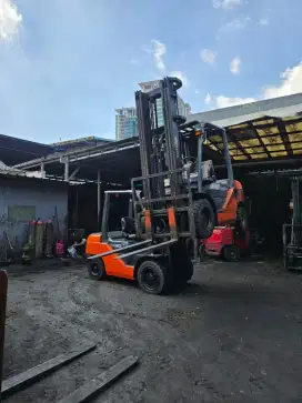 Forklift Toyota 3 Ton,Tiang 4 Meter,Manual,1DZ-II,8FD30,Tahun 2019