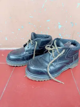 Jual sepatu DC Martens original