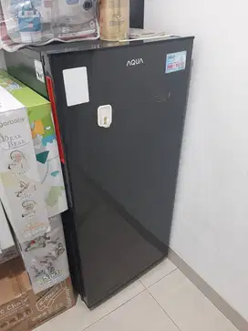 Kulkas 1 Pintu Merk Aqua AQR 181
