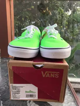 sepatu vans era new with box  neon green gecko
