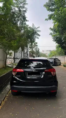 HRV 2015 1.5 E Hitam Pajak Panjang Pemakai Langsung
