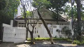 Dijual Rumah Lokasi Strategis Area Dempo, Kebayoran Baru
