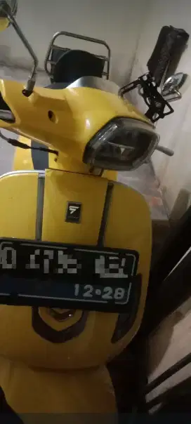 MOTOR LISTRIK SMOOT ZUZU + Home Charging KM 400an like new