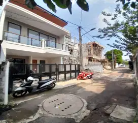 Rumah baru dijual 2,5 Floor Rooftop  Jagakarsa Jaksel Kahfi 1