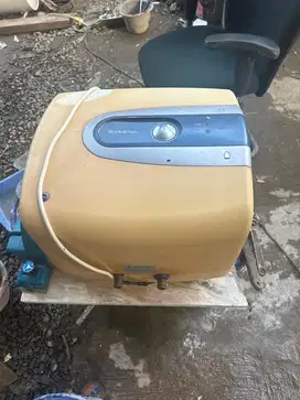 Water heater ariston 50 l