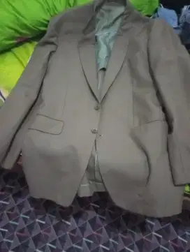 Jual jas bekas bermerek