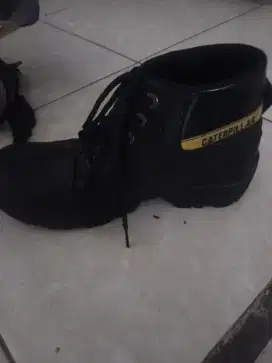 sepatu safety b