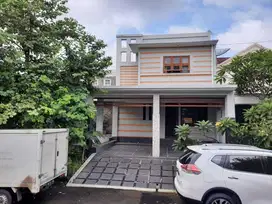Rumah Bagus Posisi Hook Di Cluster Meadow Green Lippo Cikarang
