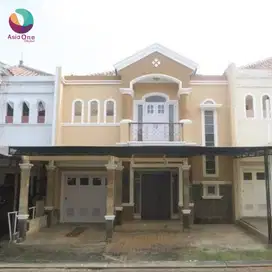 Dijual cepat rumah siap huni di raffles hills cibubur