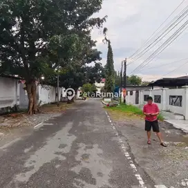 DIJUAL VILLA JALAN BERINGIN - DAERAH CEMARA DEKAT CEMARA ASRI (Mike)