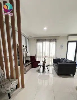 Dijual rumah rapi 2 lantai lokasi strategis di kota wisata