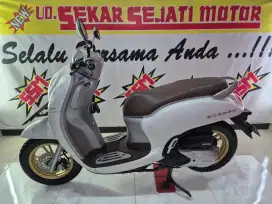Scoopy prestige keyless 2021 plat W.