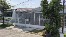 Rumah Bangunan Terawat Siap Huni di Taman Kopo Katapang