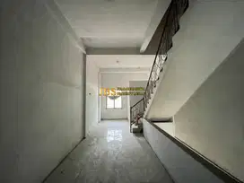 Dijual Ruko 2,5 Tingkat di Jalan Pukat Banting II (Mandala) - Medan