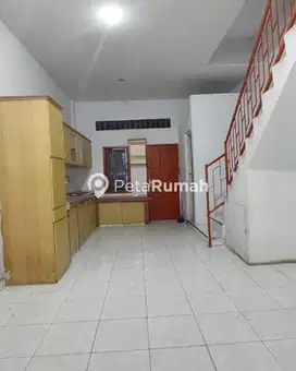 Dijual Townhouse Di Jl Cumi Cumi Daerah Aksara (Dewi)