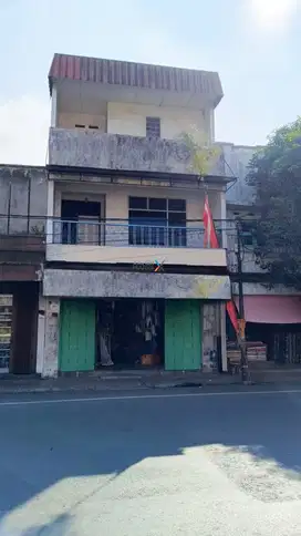 Dijual Ruko 3 Lantai Lokasi Strategis di Daerah Pasar Besar, Malang
