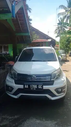 Jual Daihatsu Terios R Adventure 2015
