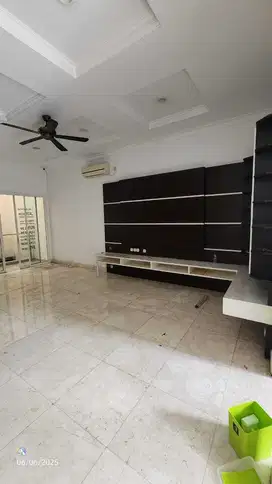 Dijual Cepat & Murah Rumah pik1 Langka Manyar  permai