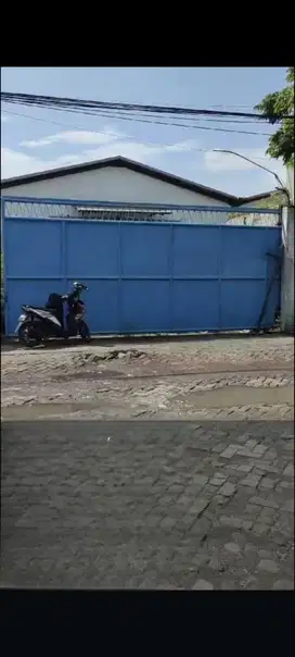 Dijual gudang siap pakai di Margomulyo Permai