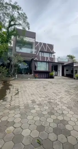 GUDANG BANGUNAN MEWAH PLUS KANTOR LOKASI KARANGLO MALANG