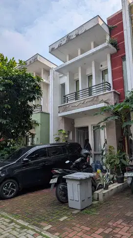 Jual Cepat Rumah Lokasi Strategis di Cluster Opal, Gading Serpong