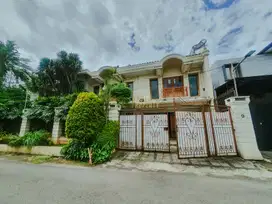 Rumah Mewah di Pondok Pinang, 10 Menit ke MRT Lebak Bulus