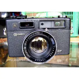 Kamera analog YASHICA 108 plus lensa