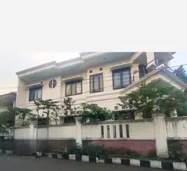 Rumah Bebas Banjir di Taman Buaran Indah, Jakarta Timur