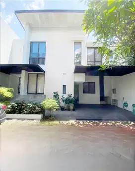 Sewa Townhouse Modern 2 Lantai di Cilandak Furnished