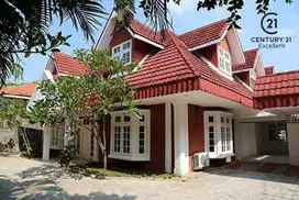 Disewakan Rumah Mewah lengkap dng Pool di Kemang Selatan, Jaksel