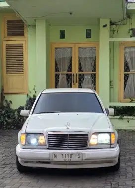 Mercedes Benz W124 230e Boxer