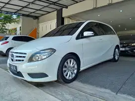 KM 55rb Mercy B200 1.6L Urban 2013 Mercedes Benz W246 Turbo B 200 Cash