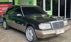 Mercedes Benz W124 200