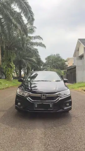 Honda City E Sedan 2017 masih Orisinal dan Mulus