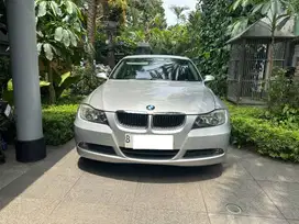DIJUAL MOBIL BMW 320i E90 ABU2 METALIK GENAP