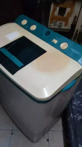 Mesin cuci Polytron