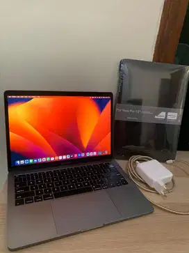 Macbook Pro 13 inch 2017 Core i5 2.3ghz Ibox Jual Cepat
