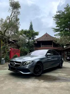 Mercedes Benz E250 (W213) Avantgarde 2.0L Turbo Tahun NIK 2017